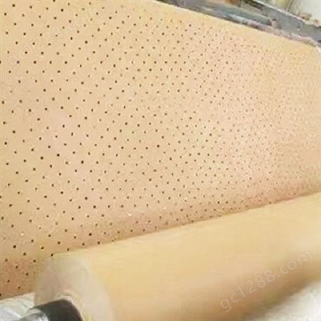 型号齐全打孔纸 保护透气 布料或皮革紧密结合 裁剪准确 无挪动移位